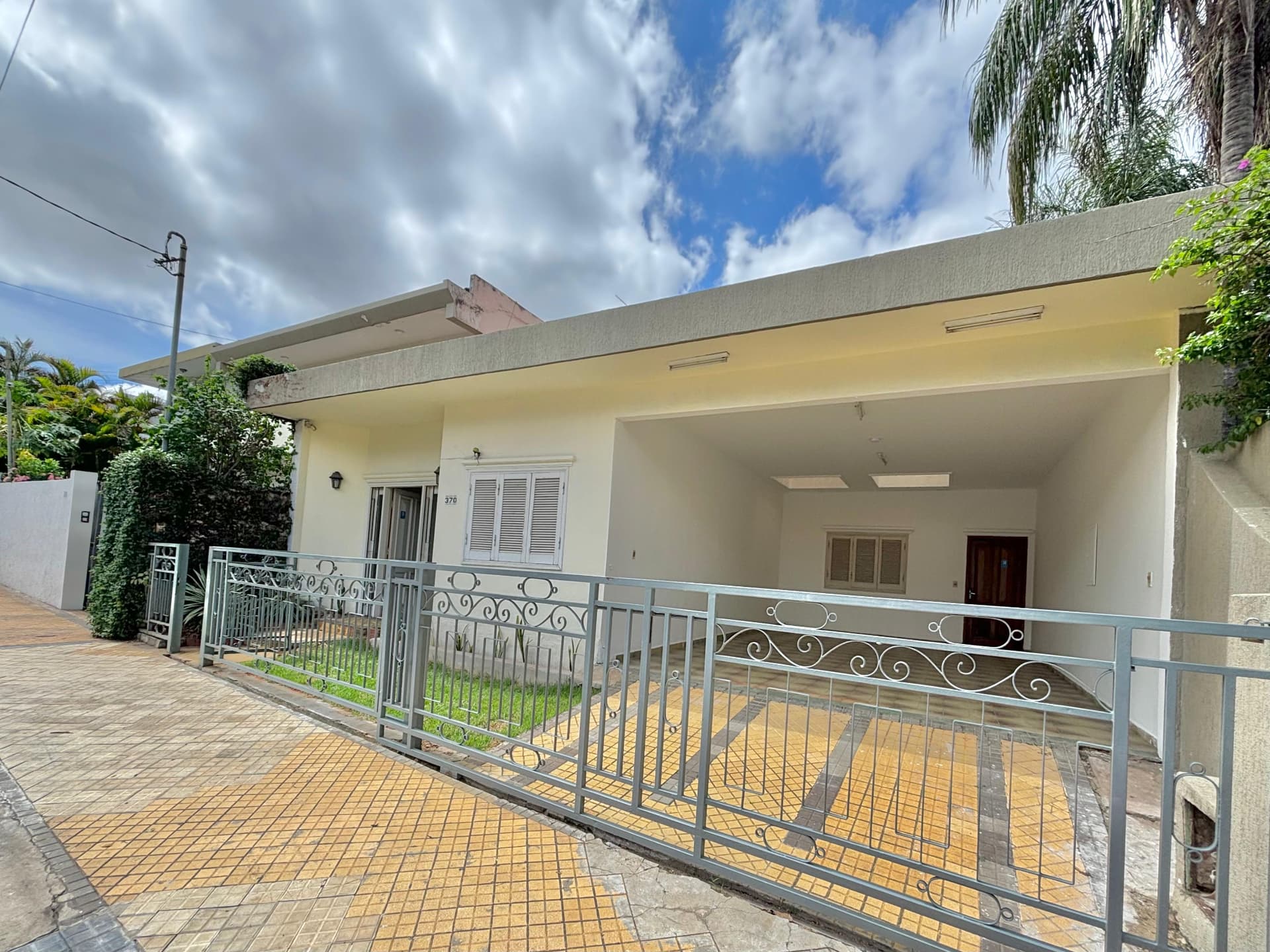 Local Comercial,11 ambientes, de 497m2 en Villa Morra, Senador Long, foto 1