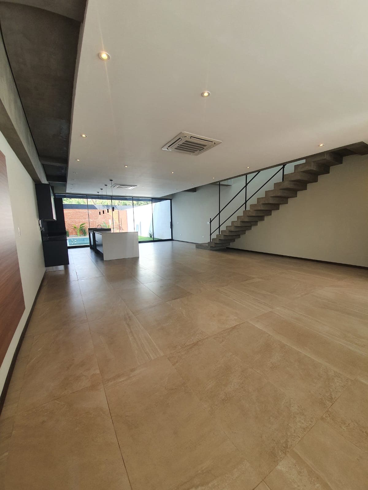 Hermosa casa pareada en mburucuya 300 m² — foto 2
