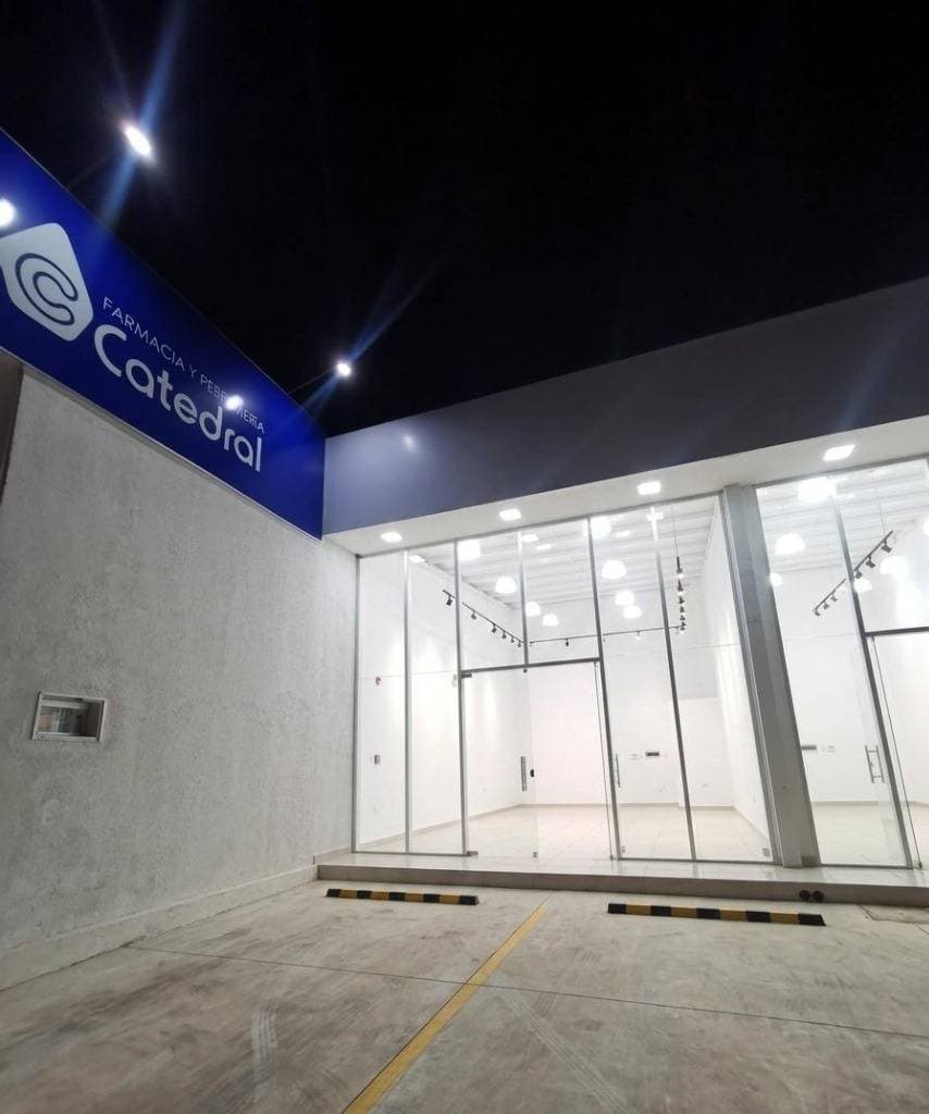 Alquilo dos locales comerciales ruta Luque San Lorenzo