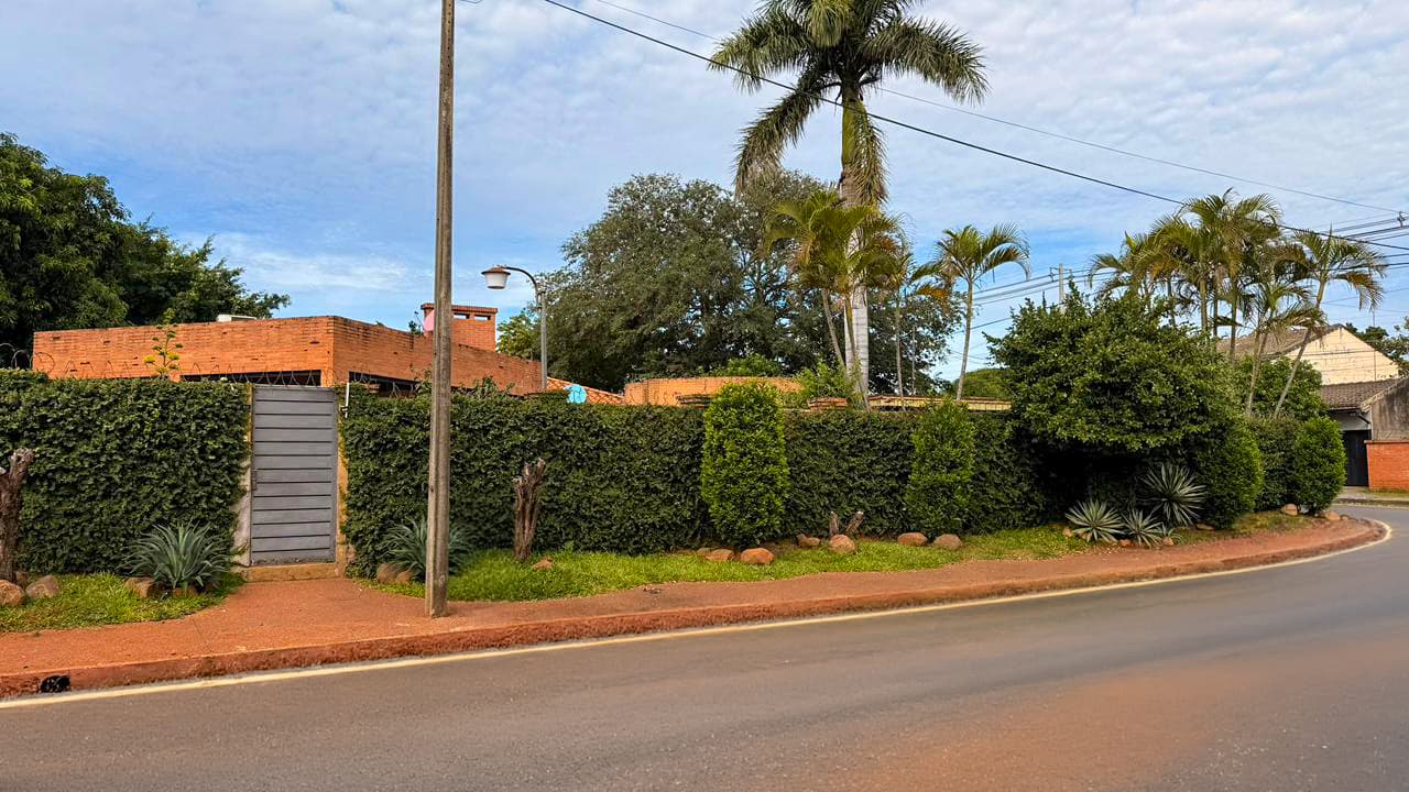 Residencia privada con piscina, quincho y jardín — Villa Adela, Luque — foto 3