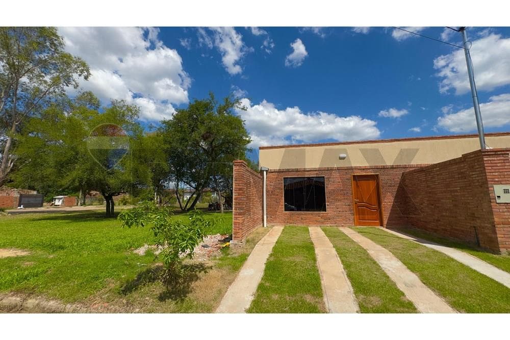 Chalet - Alquiler - Limpio, Paraguay