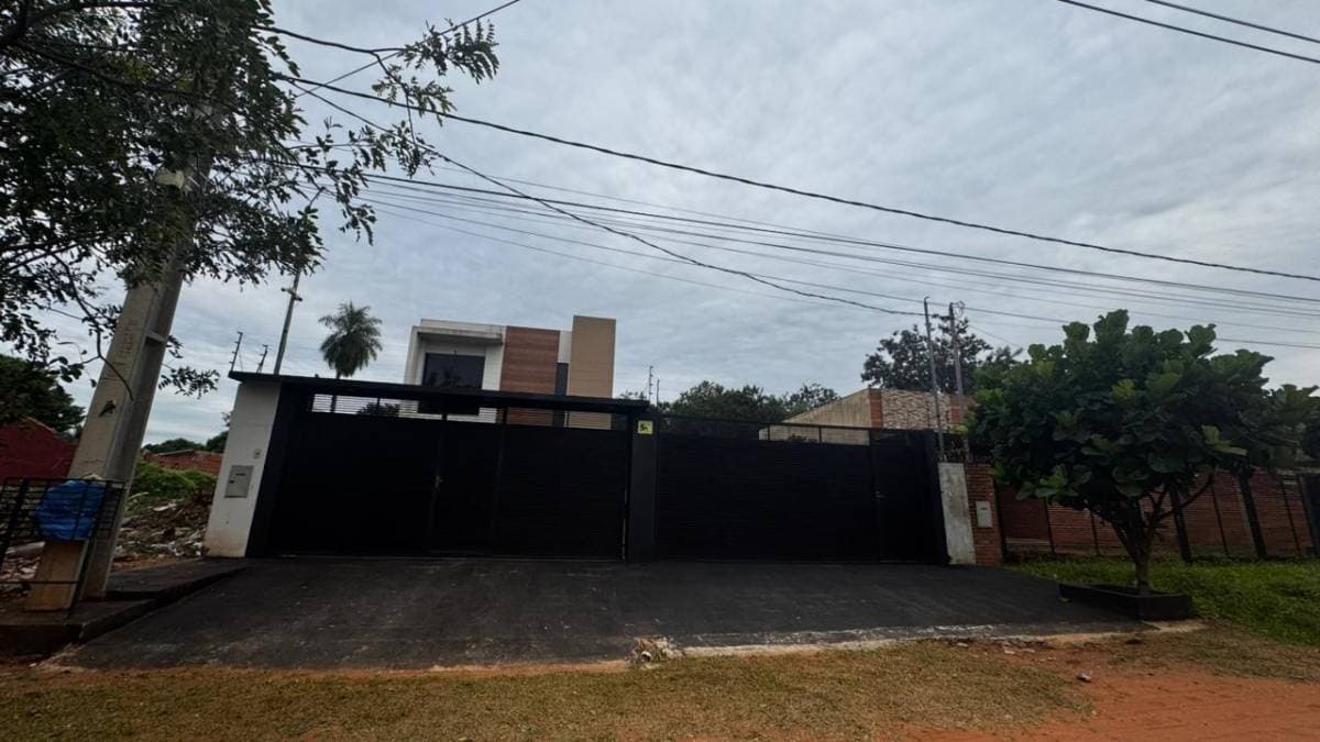 Duplex en venta en Luque – laurelty