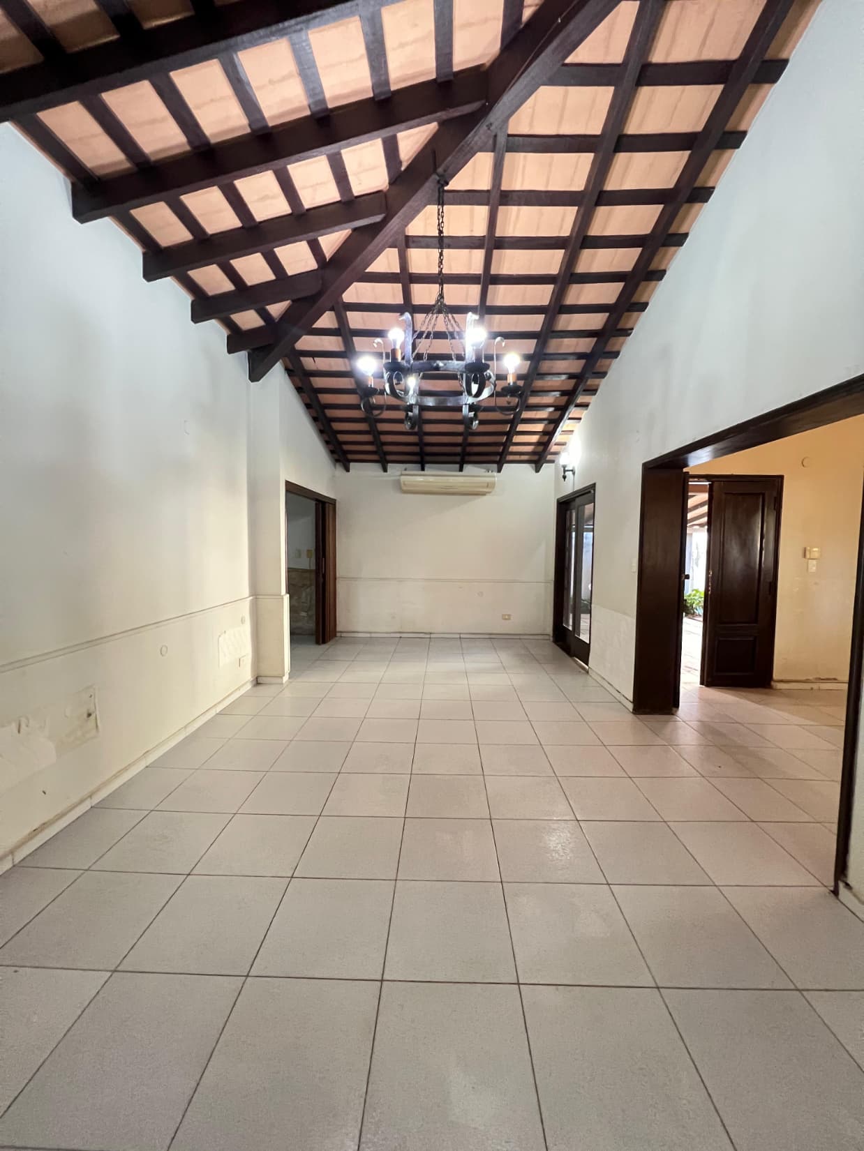 Casona en venta en ita enramada - lambare — foto 4