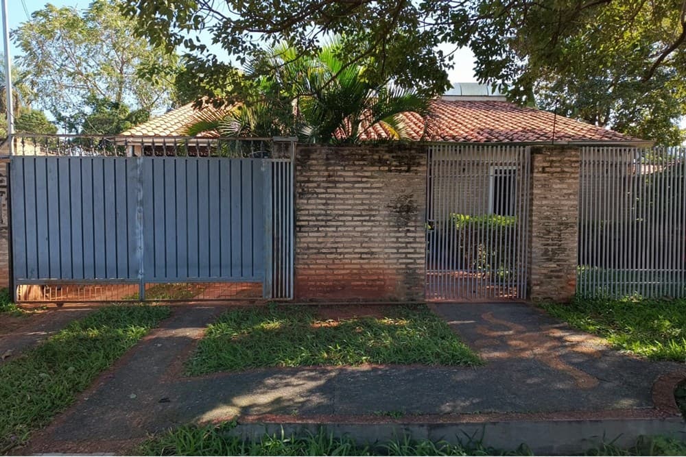 Casa - Venta - San Lorenzo, Paraguay, invierte en un nuevo hogar!