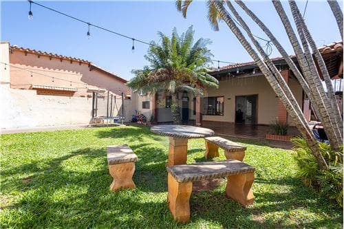 Casa con local comercial en esquina /Villa Ofelia Fernando de la Mora, foto 5
