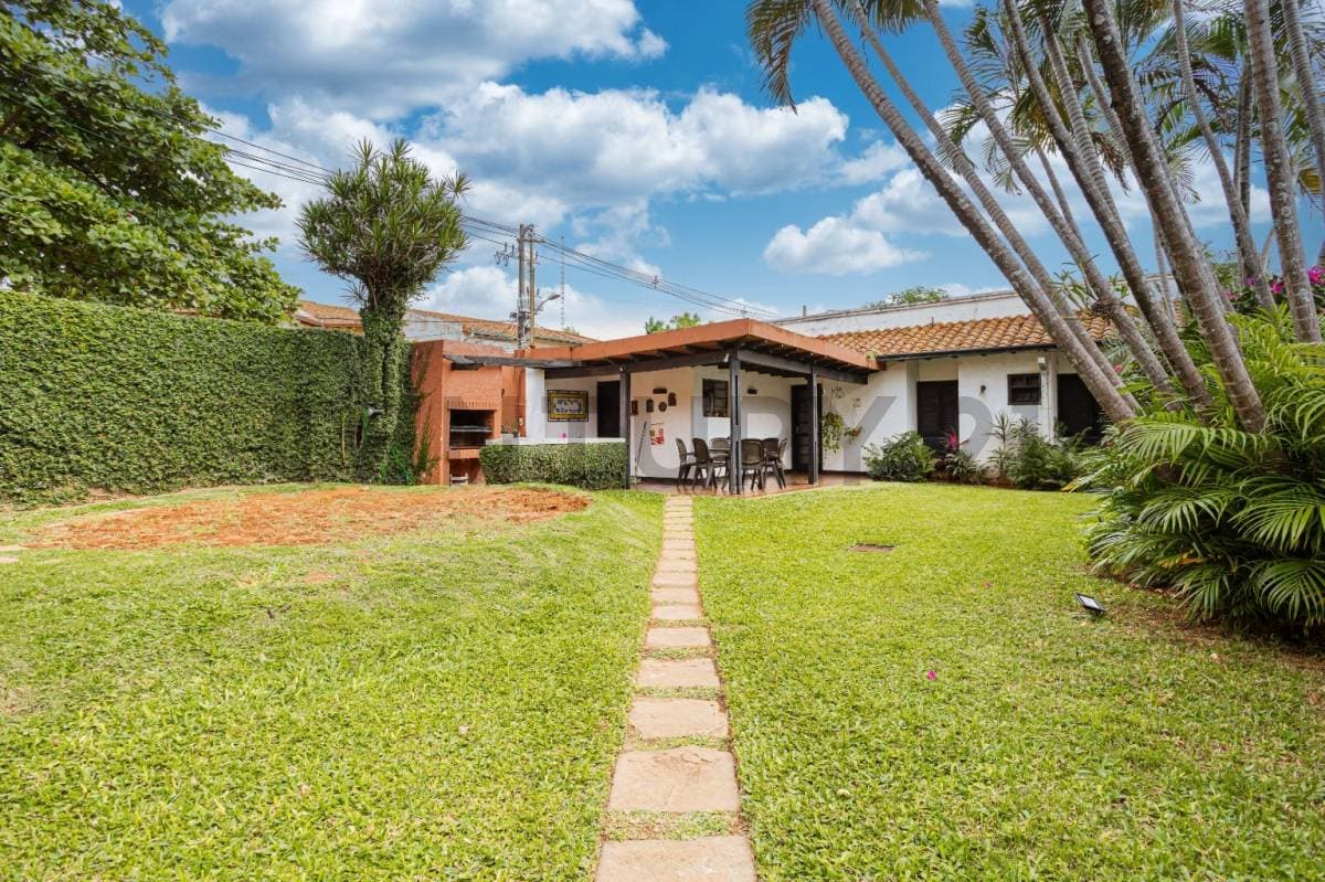 casa en esquina en barrio Mcal Estigarribia, foto 4