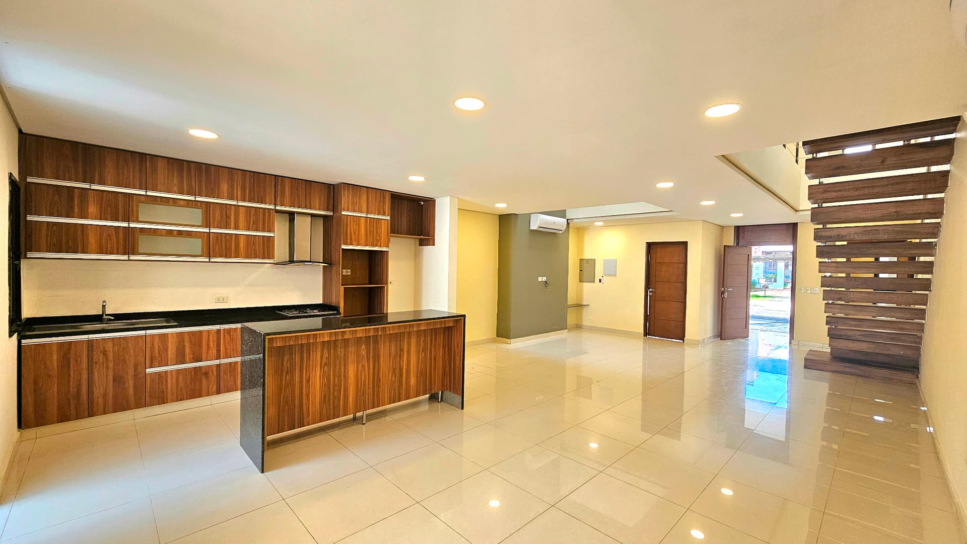 En Venta elegante y sofisticado dúplex zona Conmebol, foto 2