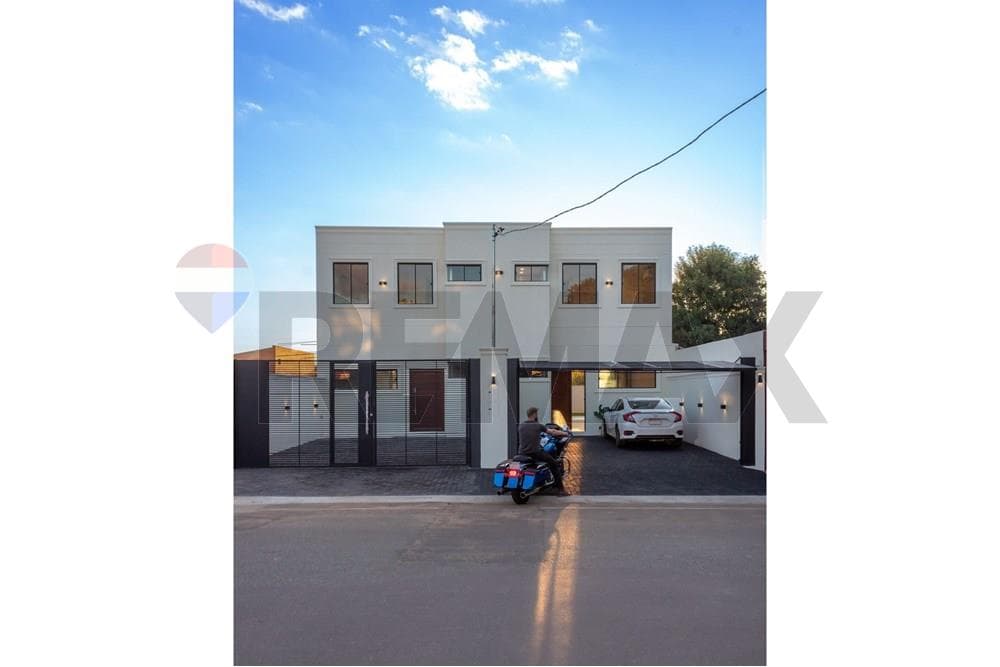 Duplex en Venta en Luque, Paraguay