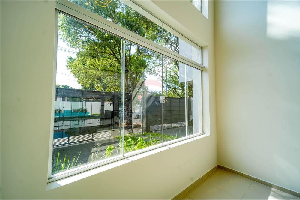Lujosa residencia a estrenar en mburukuya, foto 5