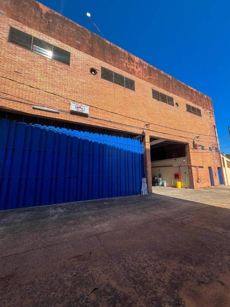 Alquilo deposito zona shopping multiplaza