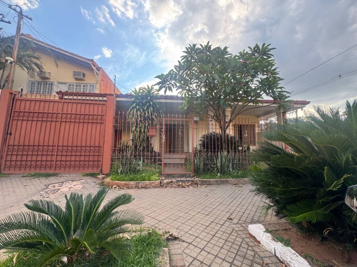 en Fernando de la Mora–Zona Norte|Propiedad en esquina con gran potencial, foto 3