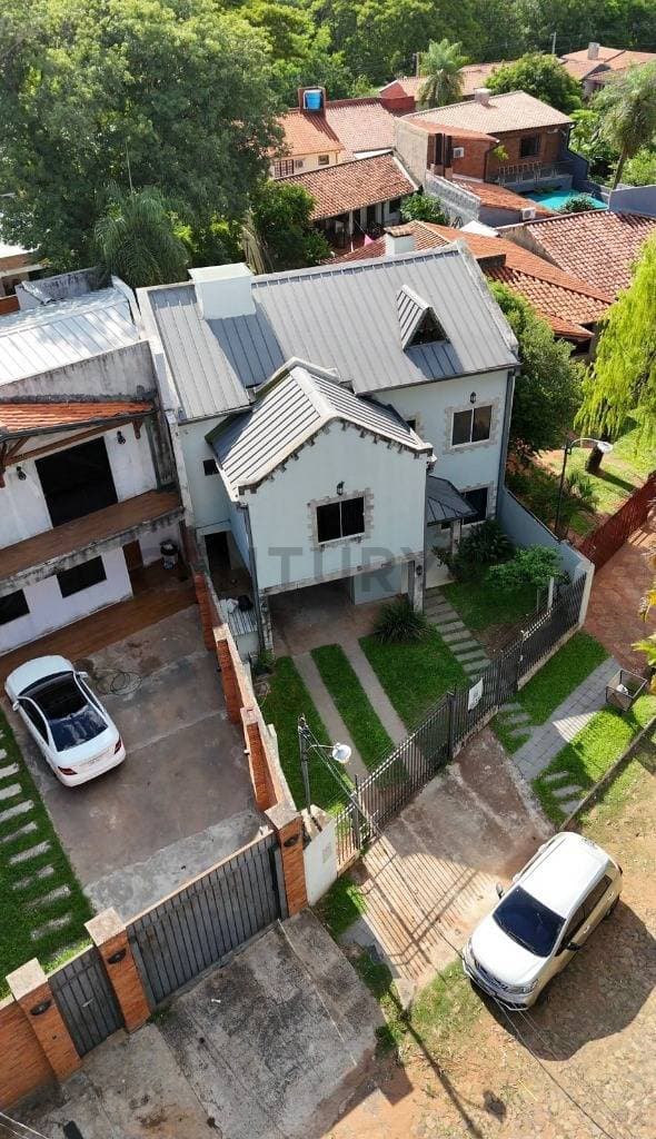 Venta de casa en lambare