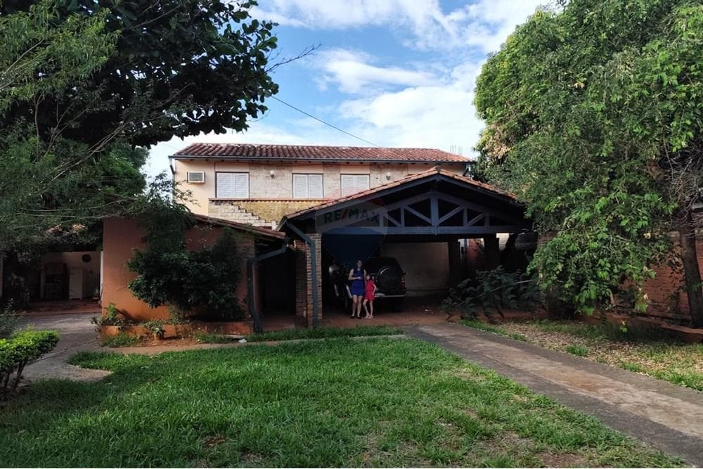 Negocio y vivienda en Fdo de la Mora Zona Sur
