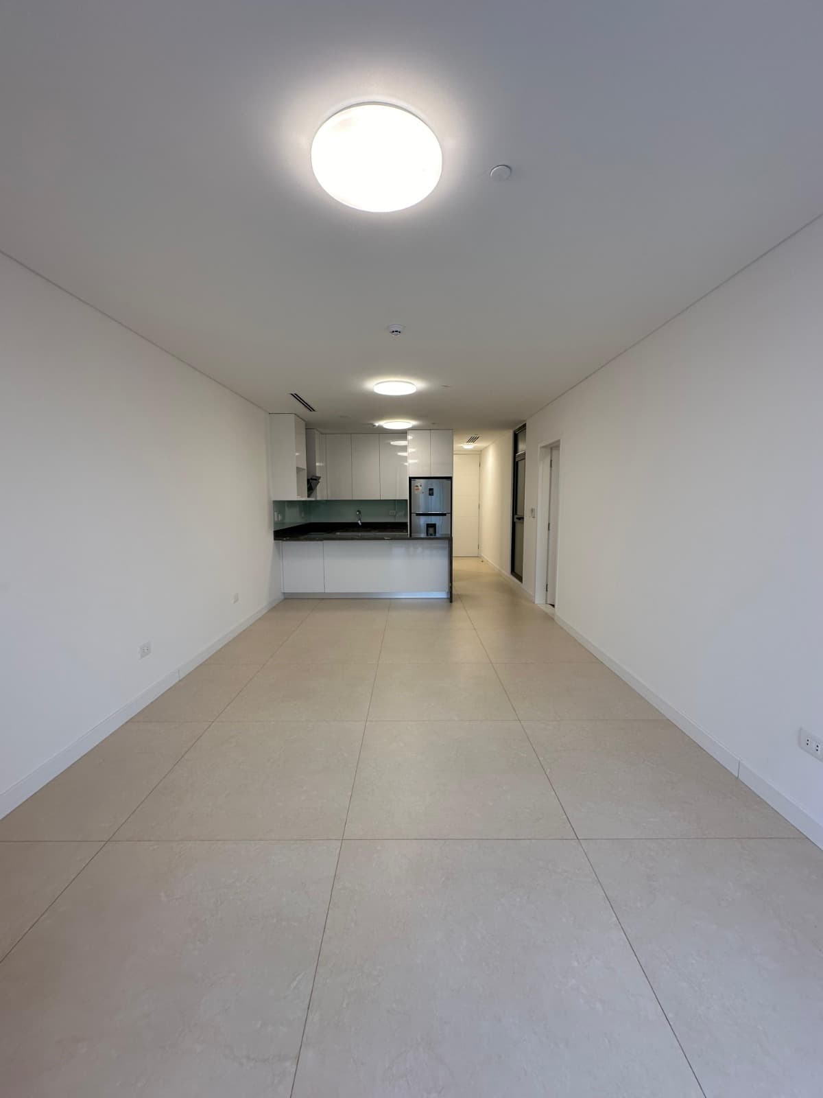 Departamento en Alquiler zona Ykua Sati de 75mts — foto 3