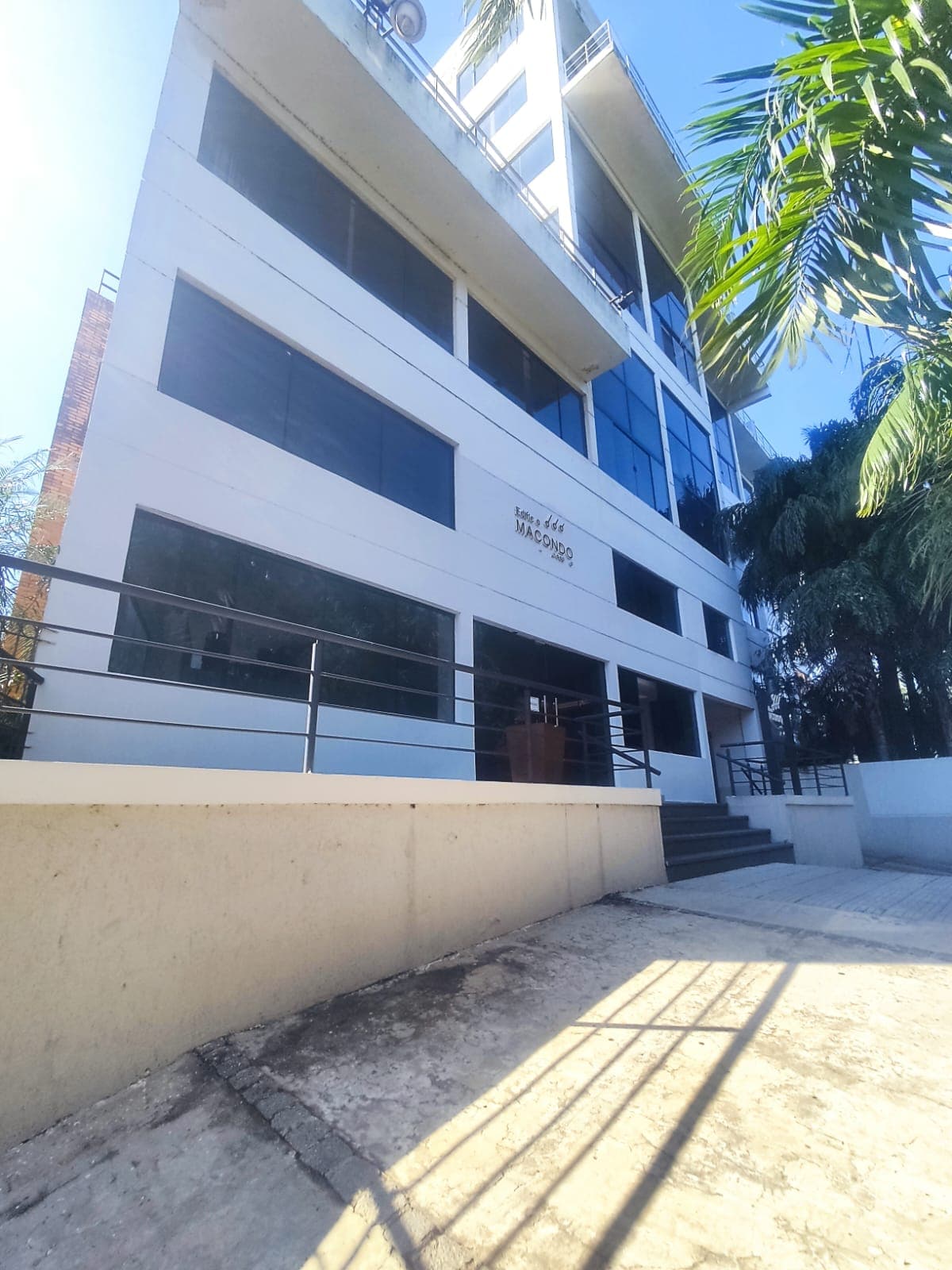Hermoso dto. En el edificio macondo frente al yatch, foto 1