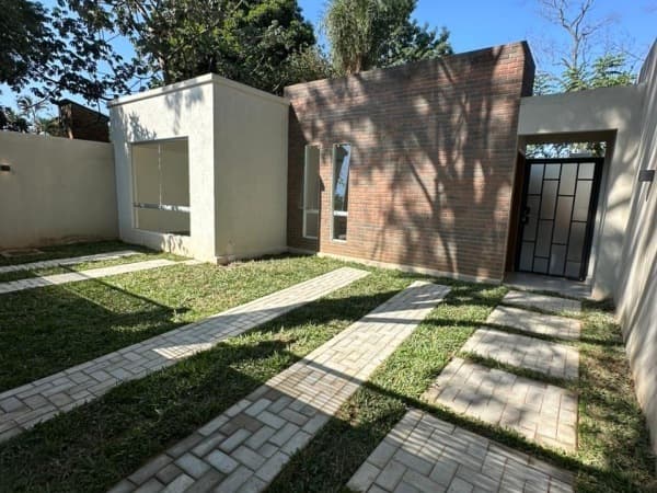 En venta casa de 2 habitaciones en Mariano Roque Alonso, foto 3