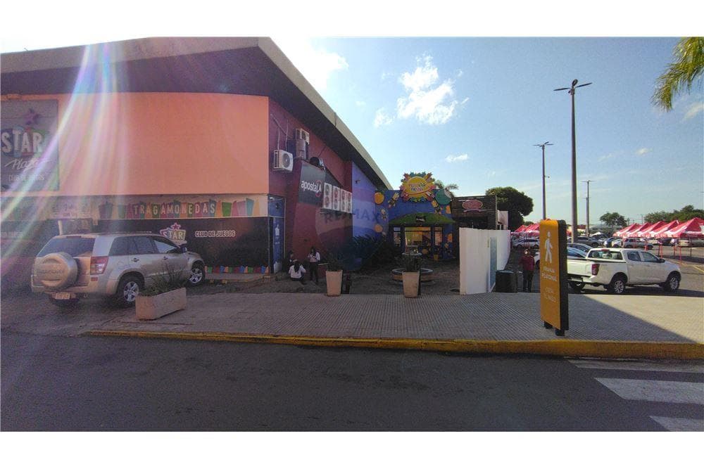 Gran oportunidad Amplio local comercial en Shopping Multiplaza, foto 1