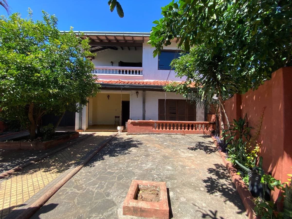 Casa en Venta en la Encarnacion a demoler o refaccionar
