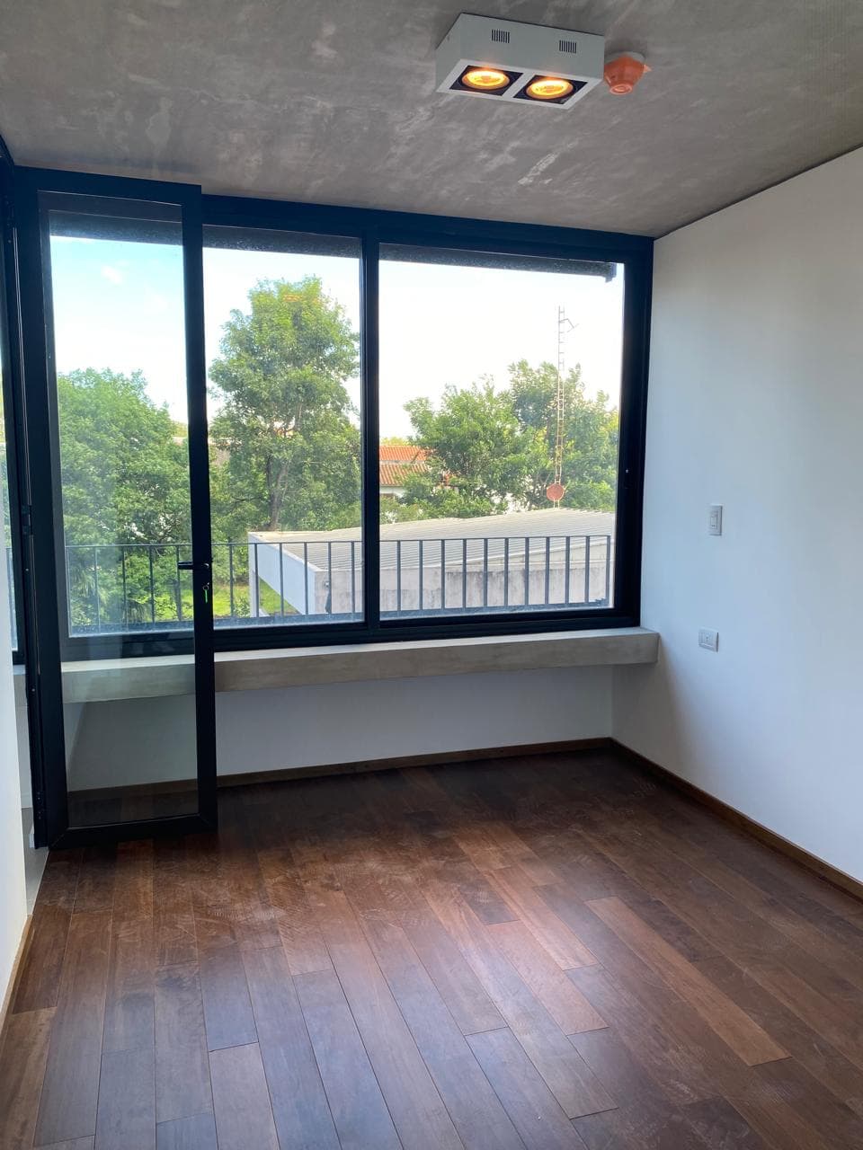 En Edificio Bernardino De 1 Dormitorio — foto 2
