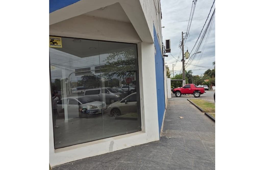 Local Comercial - Alquiler - Loma Pytá, Paraguay