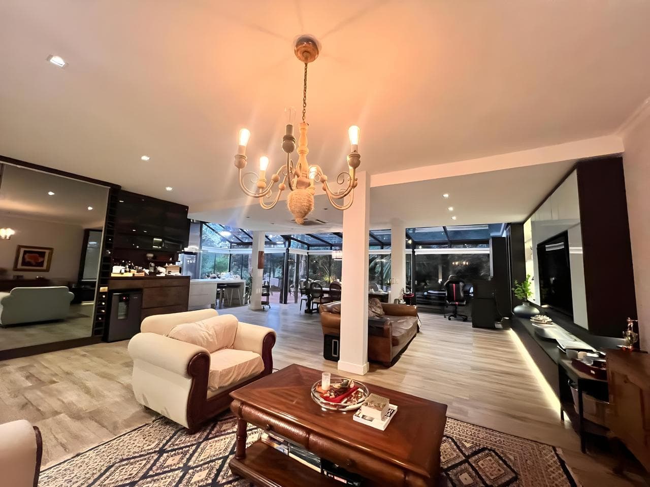 Residencia Premium Amoblada Con Carro De Golf - Parques Del Yacht, Lambare — foto 3