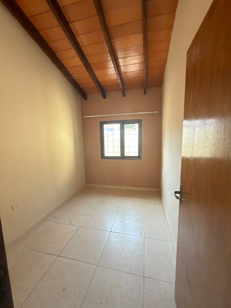 Residencia de 3 habitaciones en barrio sajonia-asuncion, foto 2
