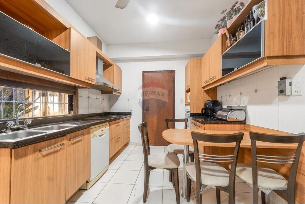 Casa de 4 dorm. + 720 m2 de terreno en lambare, foto 5