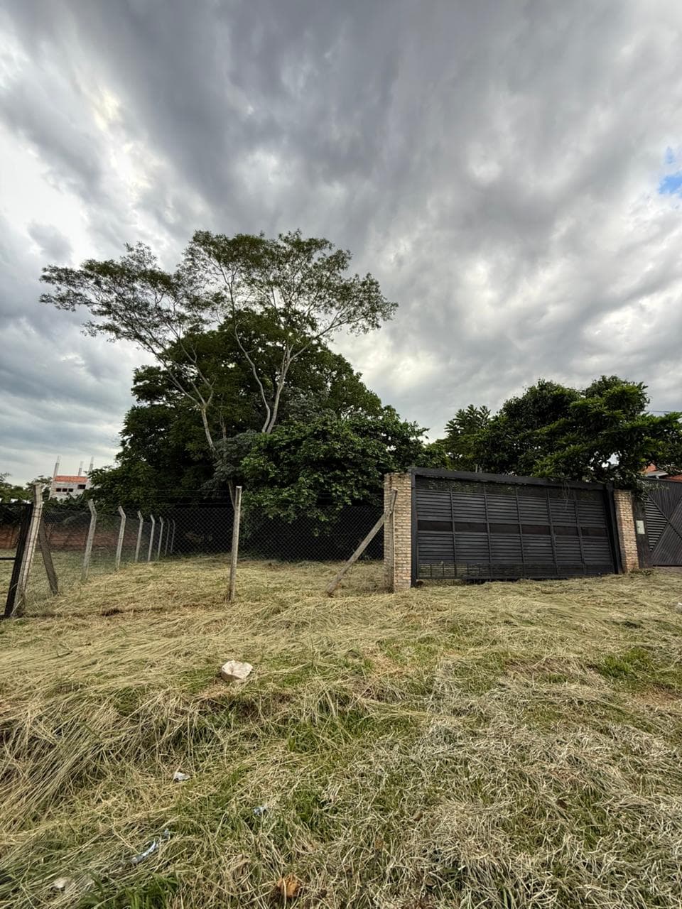 Vendo hermoso terreno en lambare barrio solares
