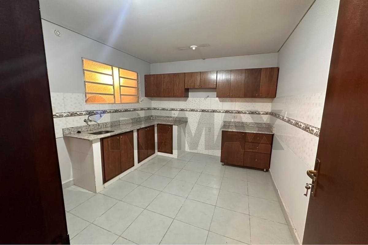 Casa en Alquiler en Lambaré Barrio Kennedy — foto 5
