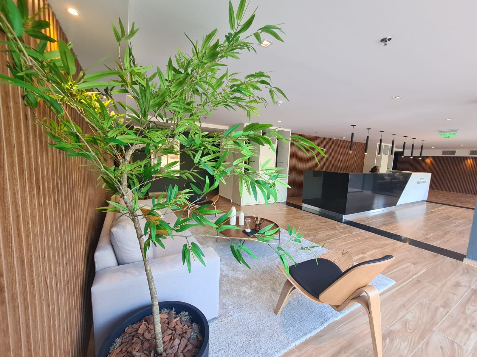 Vendo dpto en Urban Ycua Sati: 2 dormitorios, 1 en suite, balcón, parrilla