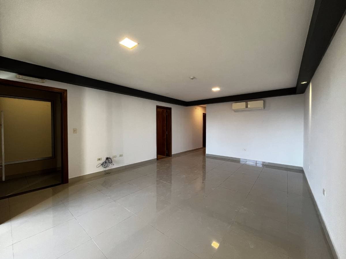 En venta departamento de 3 dormitorios en el barrio Las Mercedes, foto 2