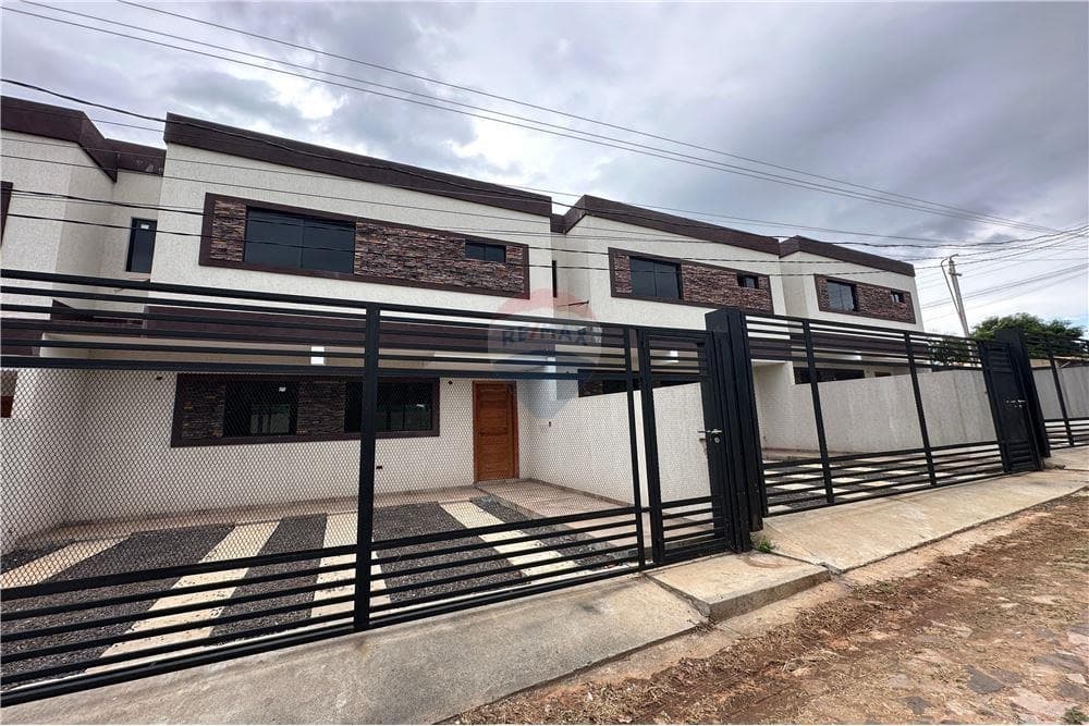 En Venta Dúplex Luque
