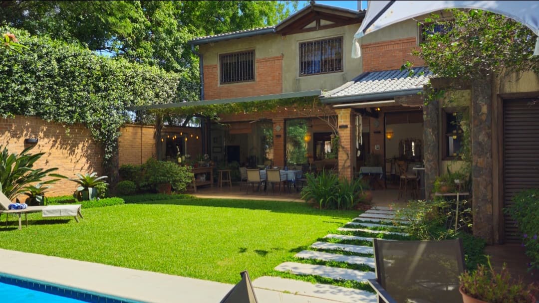 Vendo residencia en Fernando de la Mora