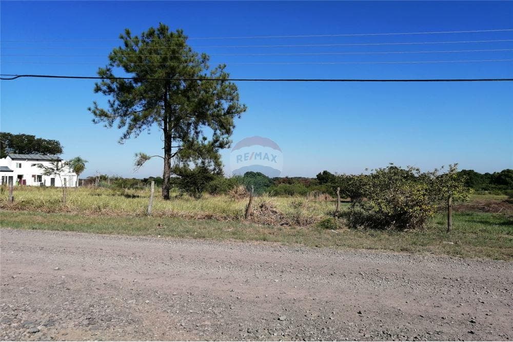 Terreno de 1.732 m2 en Surubi'i con Salida al Canal sobre Avenida Principal, foto 2
