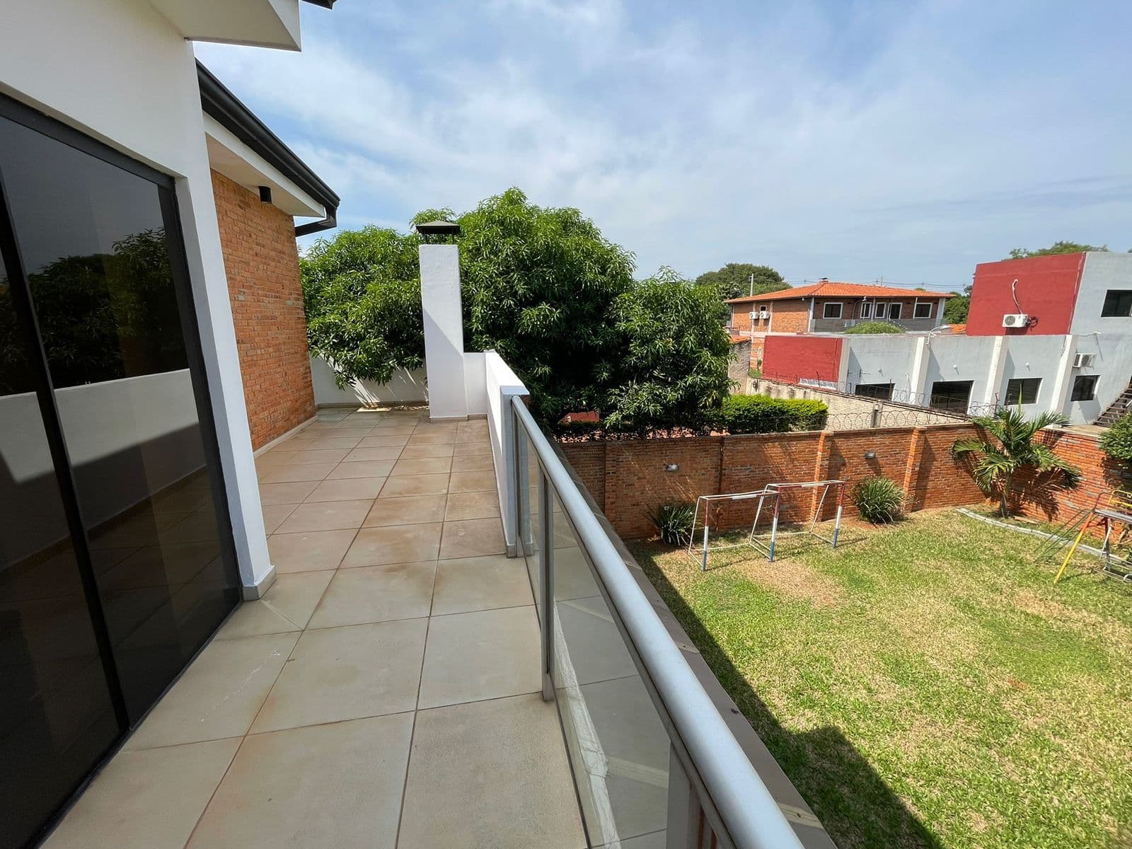 De casa zona laurelty Luque, foto 5