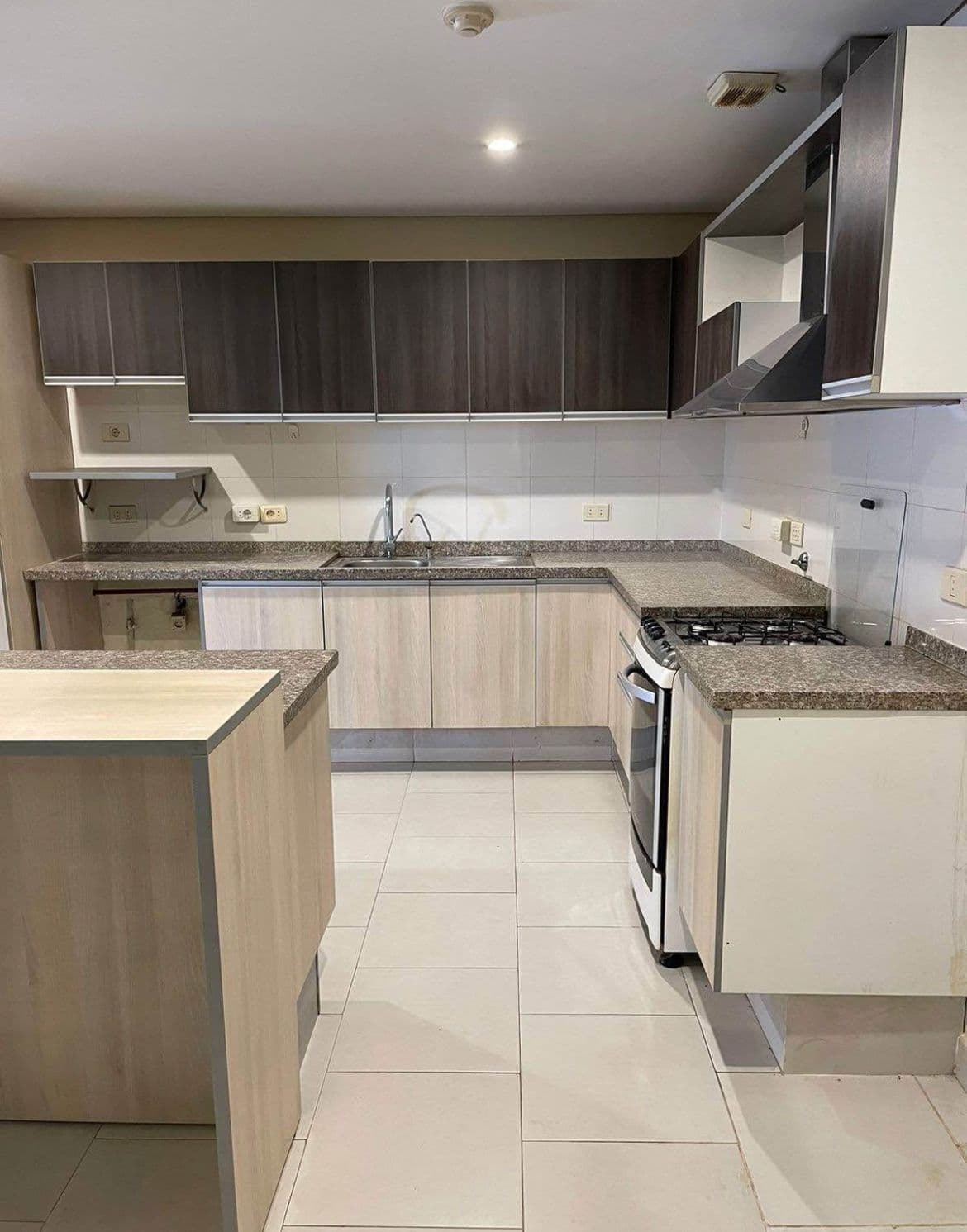 Amplio dpto tipo penthouse 240 m2 barrio Jara, foto 2