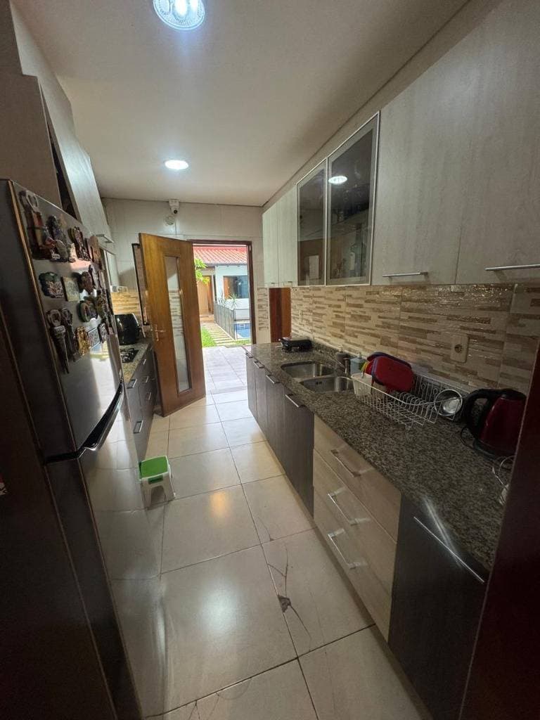 Casa pareada en lambare zona peron, foto 3