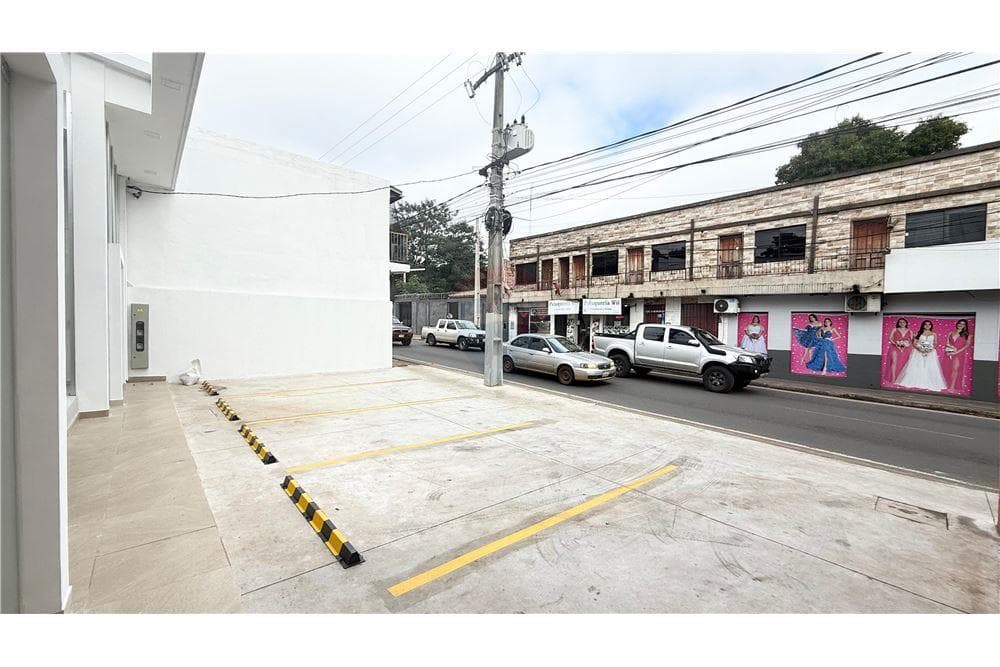 Salones comerciales a estrenar — foto 5