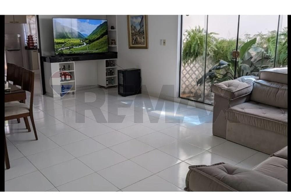 Residencia EN ALQUILER Zona Laguna Grande,(San Lo)
