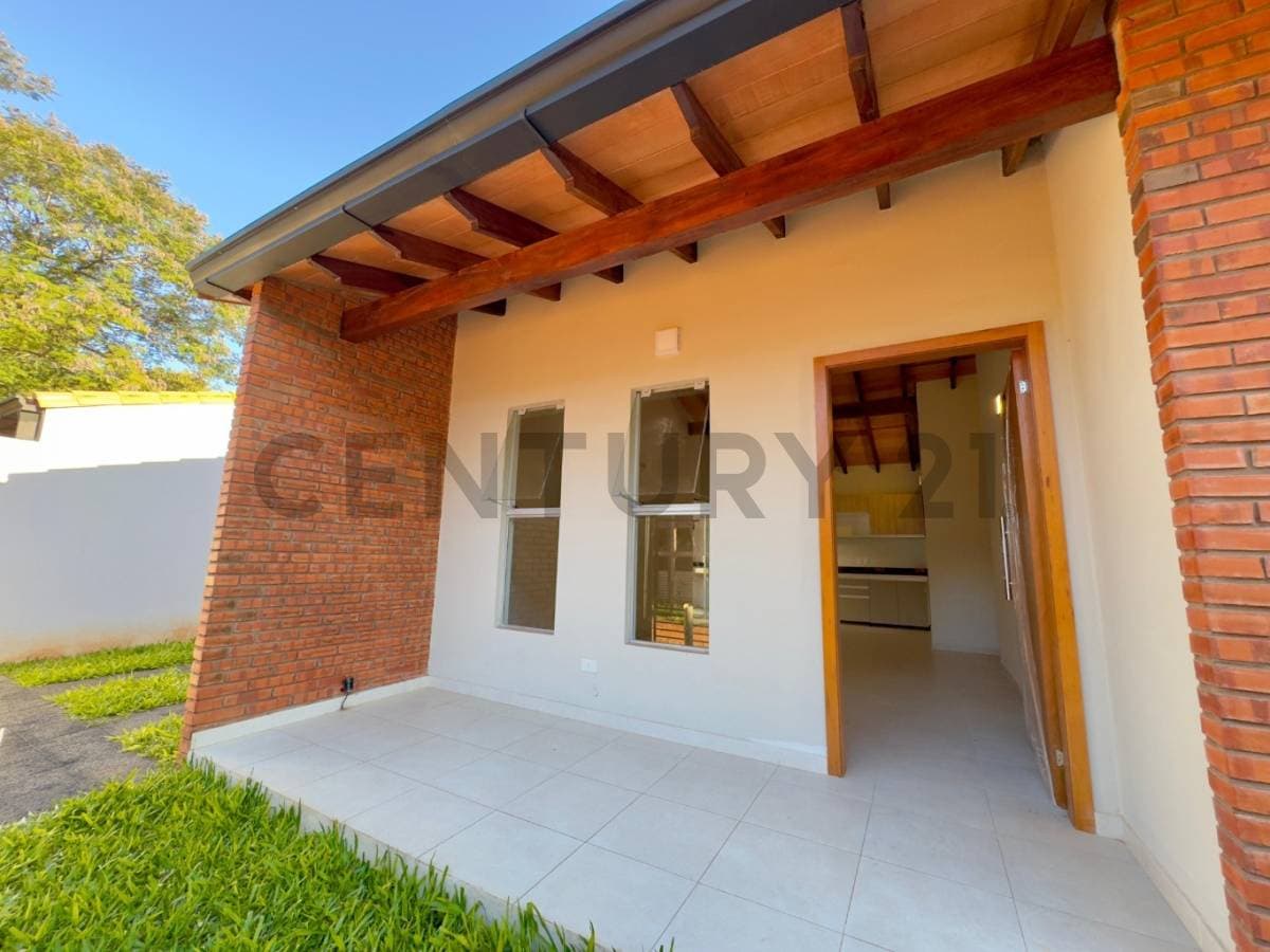 En venta hermoso chalet a estrenar en Luque, foto 2