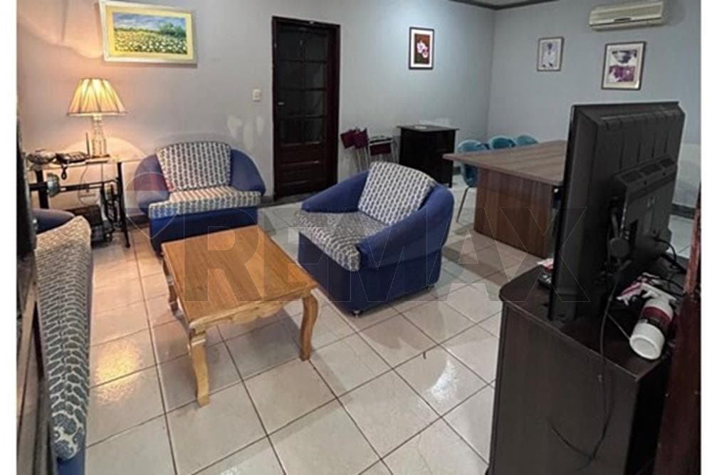 Venta amplia casa en Fernando de la Mora zona sur barrio pitiantuta