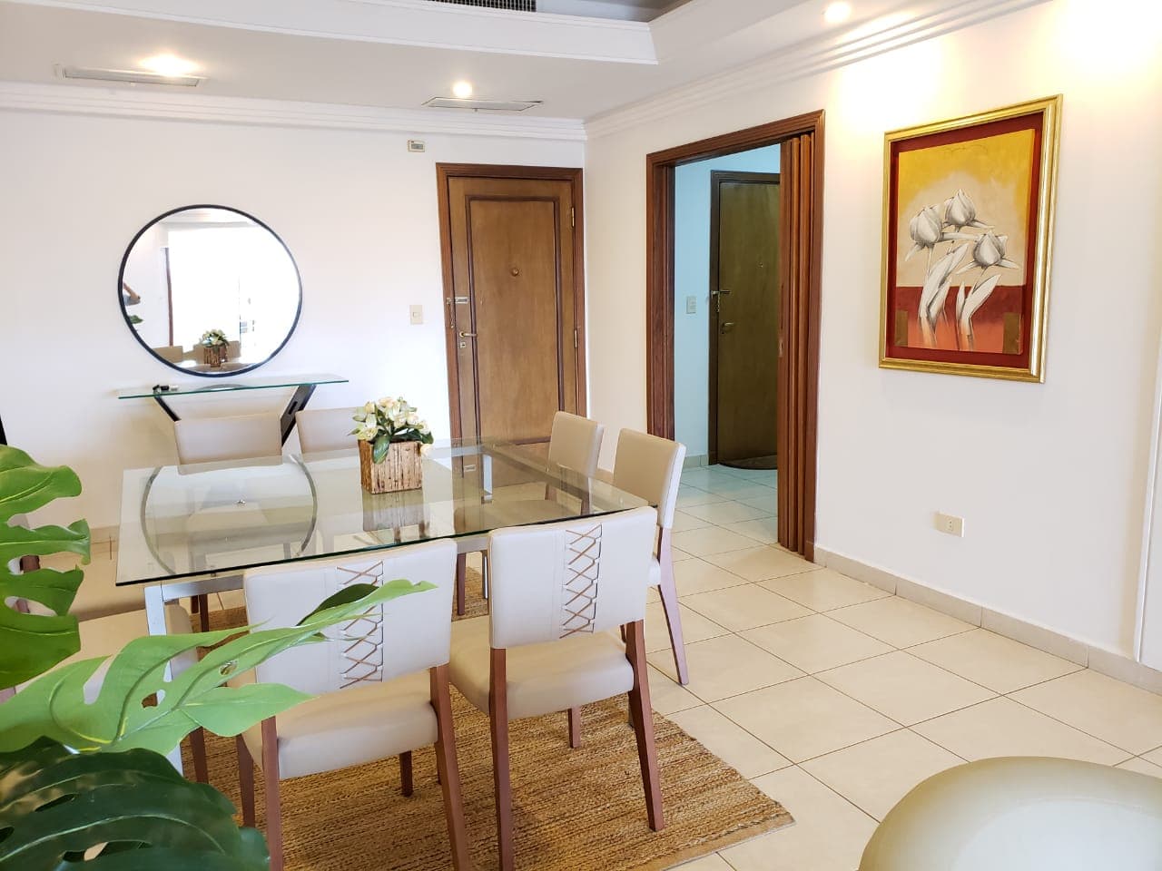 Muy Lindo Departamento Amoblado , De Tres Dormitorios En Suite, foto 2