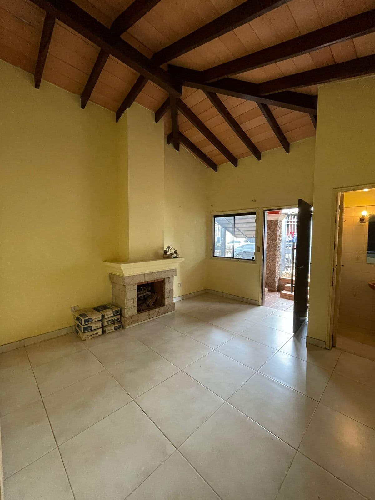 Oferta! Venta de amplia casa en barrio santa maría - z/ frigorífico guaraní, foto 4