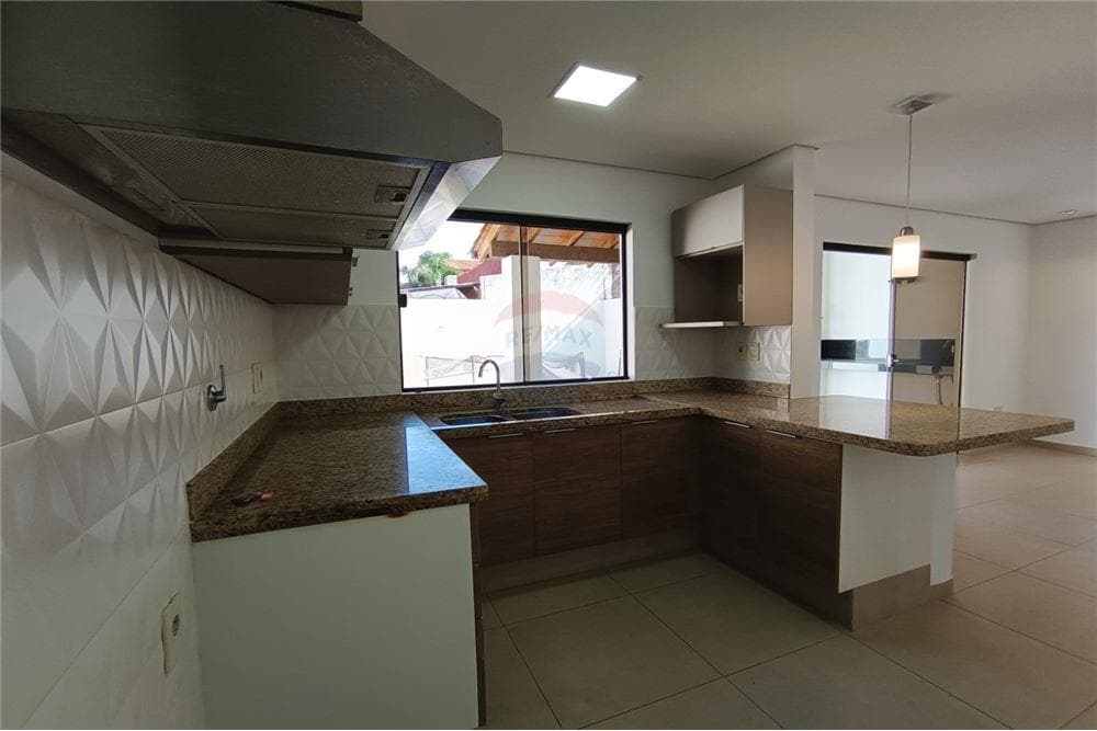 Duplex con Piscina Zona Sek Lambaré, foto 4