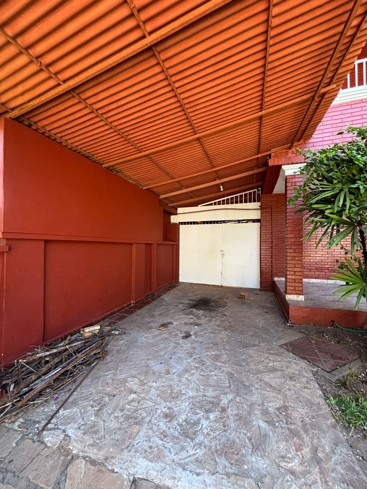 Amplia casa sobre la avda brasilia, foto 3