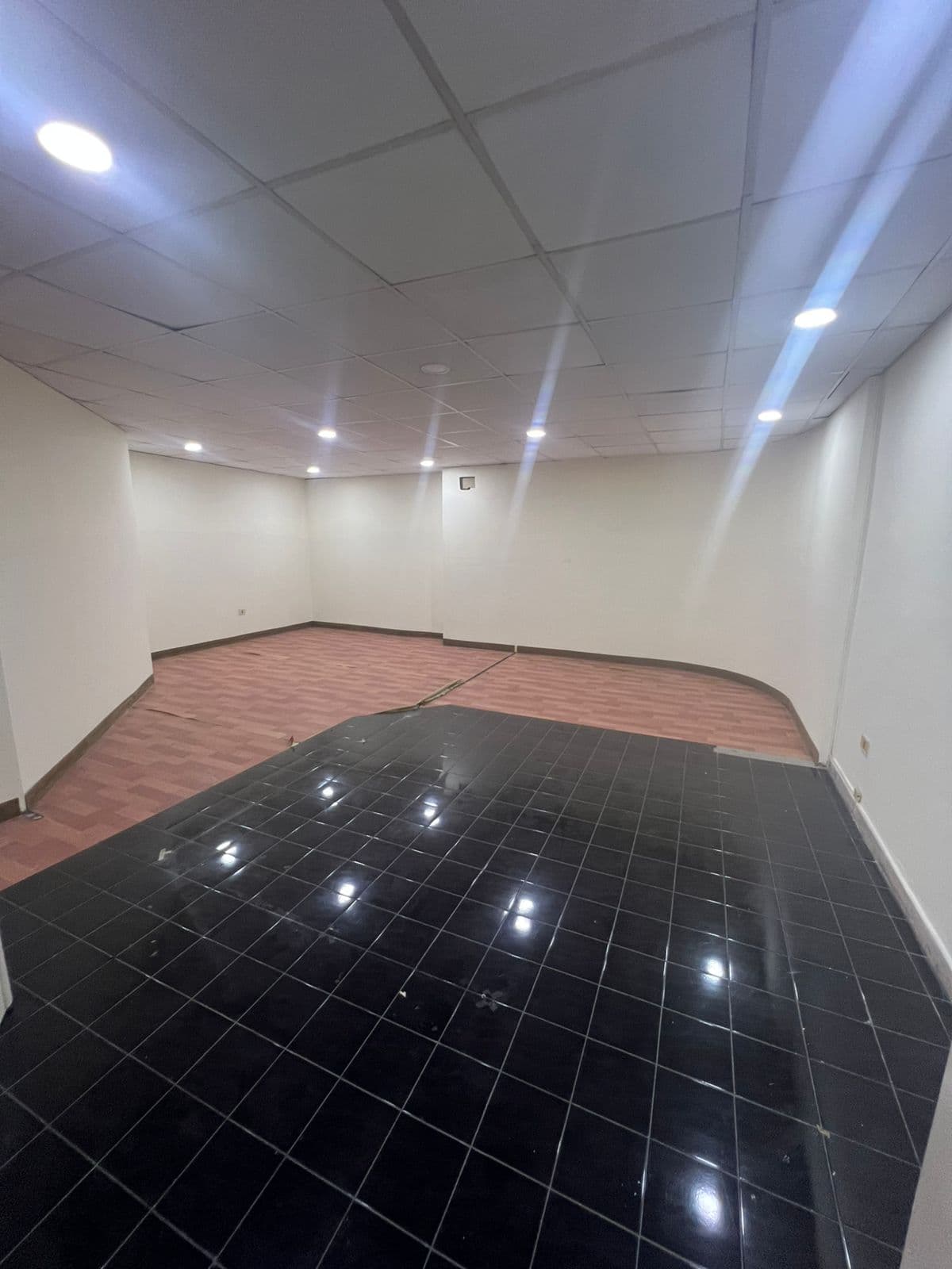 Salón y oficinas en el centro de asuncion a 3 cuadras del mall excélsior — foto 4