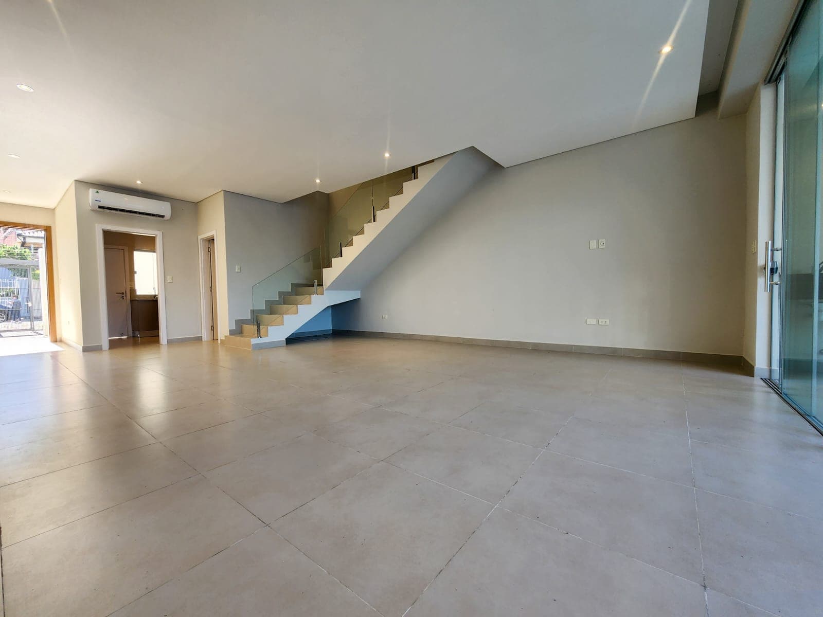 En venta - duplex a estrenar de 3 suites con jardin y piscina, foto 2