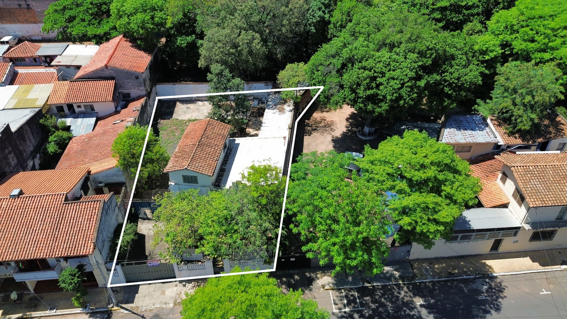 Terreno en venta con casa a demoler o refaccionar, foto 1