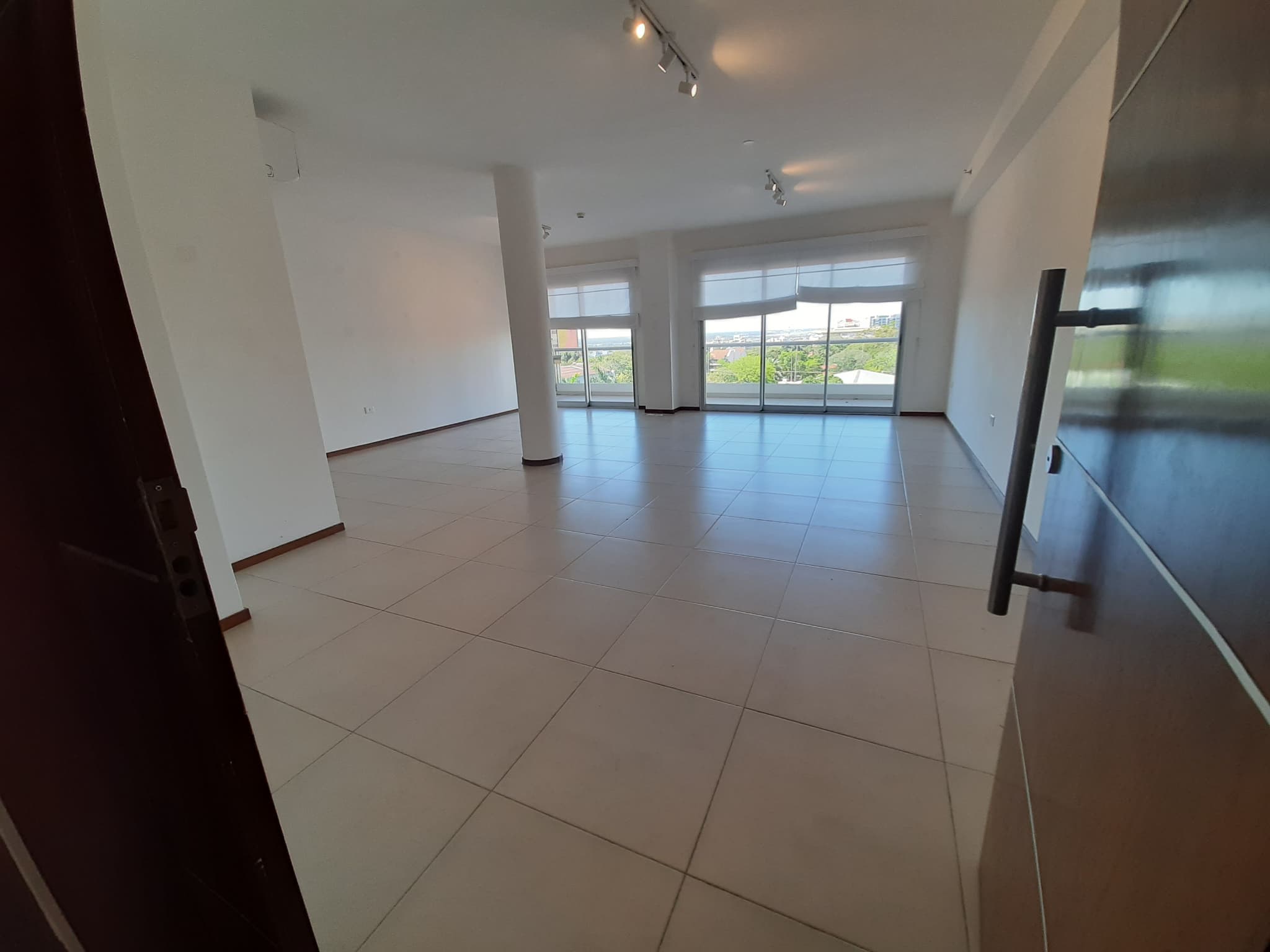 Hermoso Departamento De 3 Dormitorios En Las Mercedes, Zona Inter