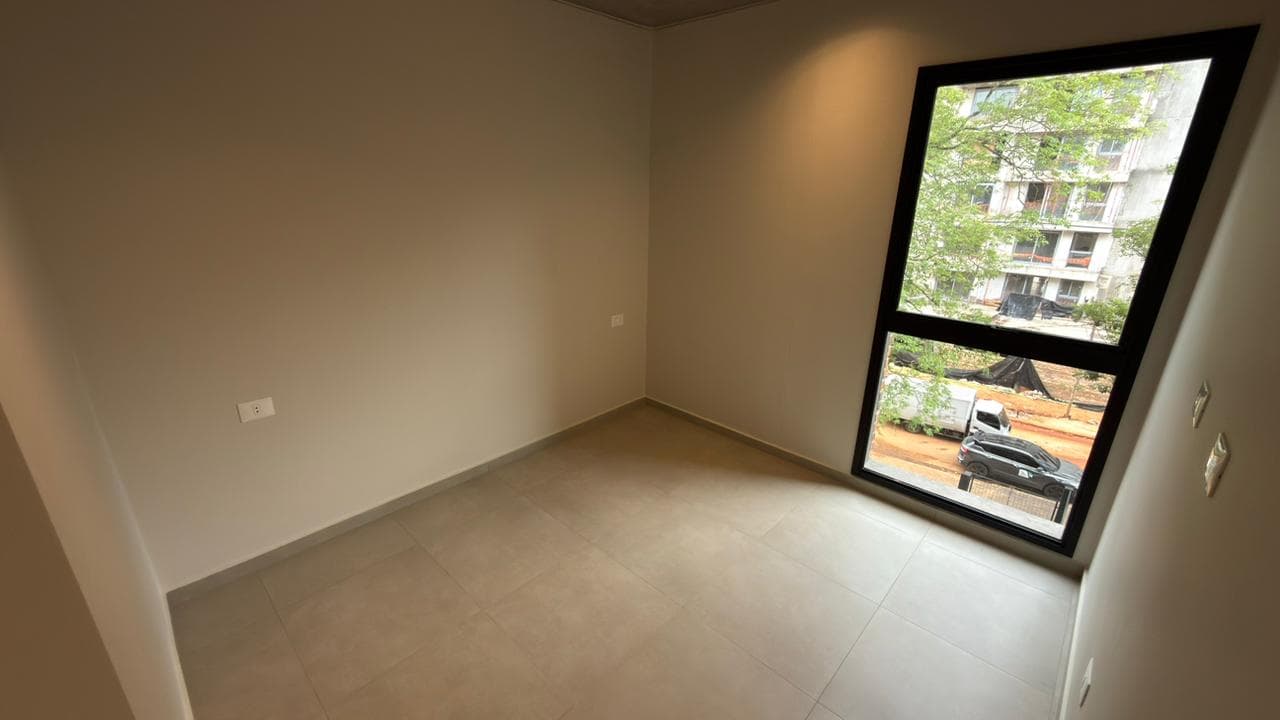 De departamento en edificio urban cumbres Luque — foto 3